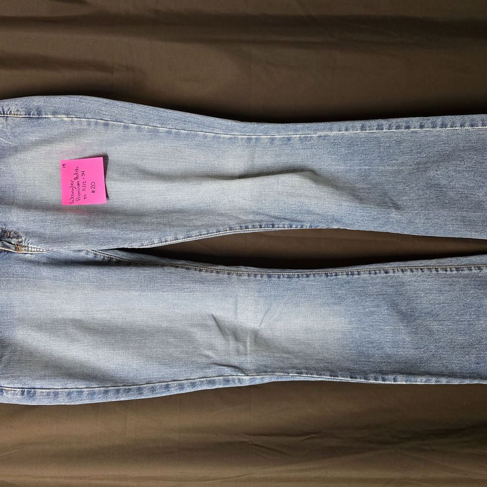 Blue Boot Cut Jeans with Light Wash